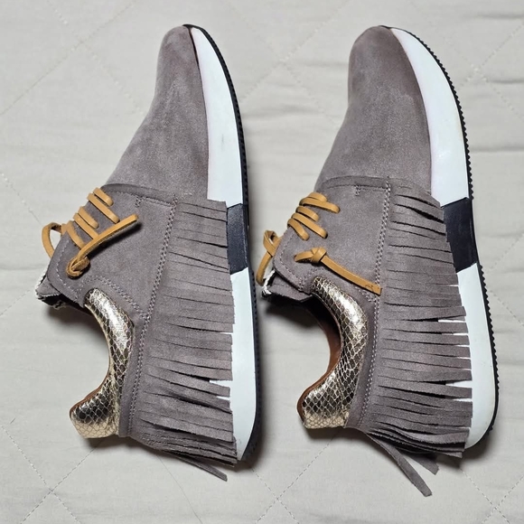 Shu Shop Pepa Womens Fringe Sneakers in a grey/taupe colorway Sz 8.5 - Picture 2 of 7